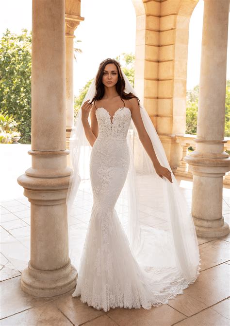 Ermin Wedding Dress From Pronovias Hitched Co Uk