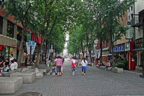 Check Out The Insadong Neighborhood Of The Jongno Gu District Of South Korea Boomsbeat