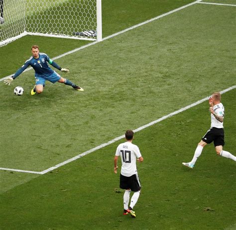 Fußball ist die in deutschland mit abstand beliebteste sportart. Fußball-WM 2018: Deutschland vs. Mexiko: Pleite für den Weltmeister - WELT