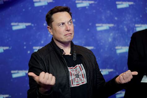 Elon Musk tells his 44.8 million Twitter followers he's stepping away 
