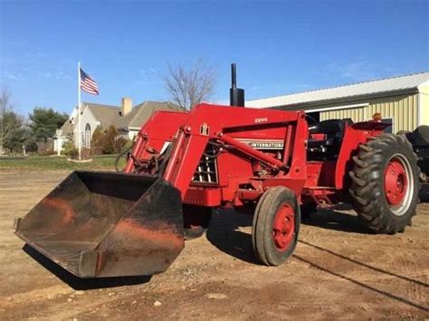 International Harvester 484 Tractor Fitted With A Ih2200 Front End