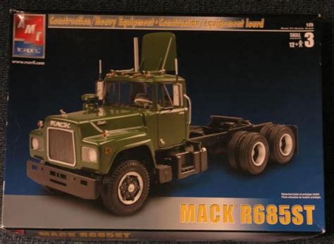 Amt Mack R685st Box Art Model Truck Kits Model Kits Car Model Mack