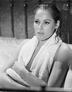 URSULA ANDRESS 24X36 POSTER PRINT TOPLESS WITH TOWEL Amazon Ca Home