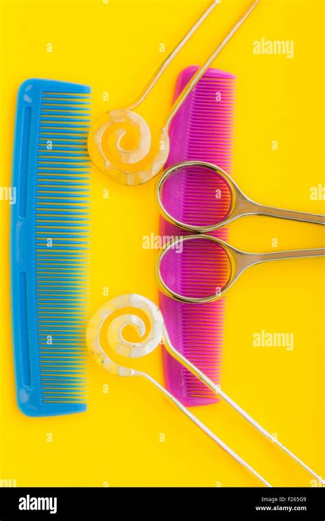 Scissor And Combs Stock Photo Alamy