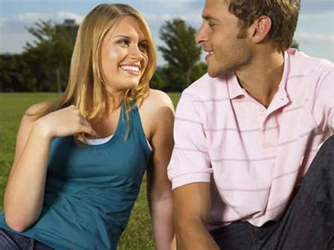 17 Body Language Signs Of Flirting Love