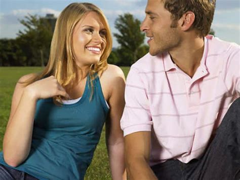 17 body language signs of flirting love