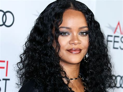 Полное имя — робин рианна фенти (robyn rihanna fenty). Рианна упала с электросамоката лицом - Экспресс газета