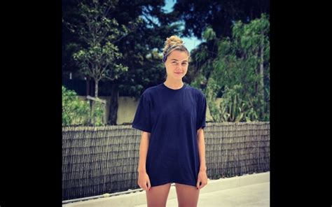 Kelly bailey foi surpreendida durante as gravações da novela com um bolo de aniversário. Kelly Bailey aparece em "A Herdeira" com marcas de ...