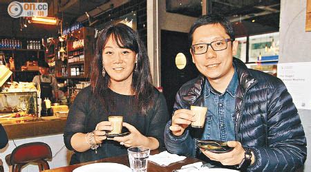 How to open a bank account in chong hing bank / 創興銀行. 政情：今日你上鏡：廖偉芬 黃傑龍大呻「飲食」艱難 - 東方日報