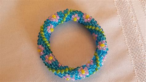 Looking for something new to knit or crochet? KB Knits & Crafts: Flower Bead Crochet Bracelet