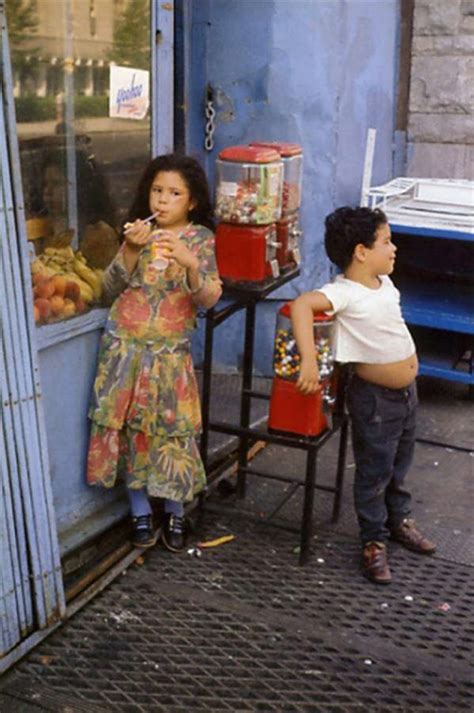 24 Fascinating Color Photographs That Capture Street Scenes Of New York