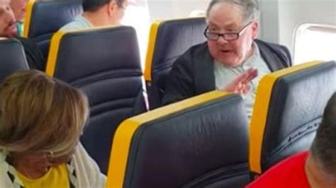Polémica Racista En Un Vuelo De Ryanair Un Pasajero Insulta Y Se Niega A Sentarse Al Lado De
