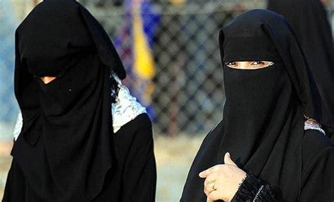 The burka is often associated with afghanistan and, during their rule, the taliban forced women to but the khimar leaves the person's face visible. Hollanda'da burka yasagi | Radyo Deniz - HOLLANDA`NIN ...