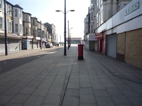 regent road great yarmouth © jthomas geograph britain and ireland