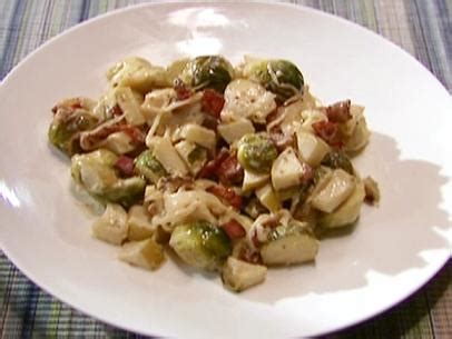 Making smashed brussel sprouts doesn't have to once each sprout is crushed and flattened, top with a half cup shredded parmesan cheese and 3 pieces of mackenzie smith is a 2 time food network champ, cookbook author, blogger, cheese. Bacon and Brussels Sprout Mac and Cheese Recipe | Rachael ...