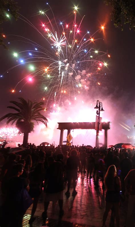 Pictures: Red Hot & Boom fireworks – Orlando Sentinel