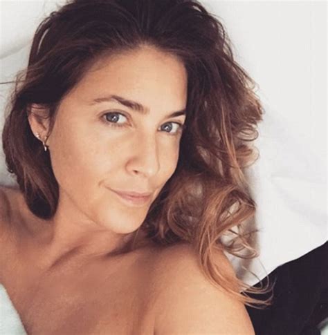 Lisa Snowdon Posts Naked Instagram Selfie As She Wakes Up On Monday Daily Mail Online