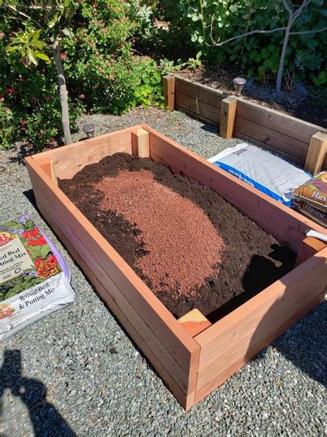 How To Mix Soil For A Raised Garden Bed Garden Likes