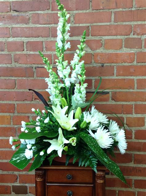 These cute little flowers only grow about 4 inches in diameter, just like 'spoon' mums. White snapdragons,white lilies and white spider mums ...