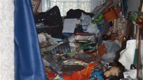 Inside Hoarders Home Piled So High With Tat They Couldnt Use The