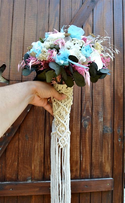 Wedding Macrame Bouquet Wrap | handANAhada | Bouquet wrap, Bridal