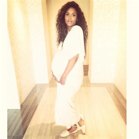 Hot Shots Pregnant Ciara Glows On Instagram That Grape Juice