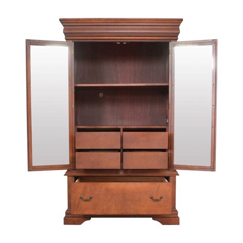 83 Off Broyhill Furniture Broyhill Furniture Two Door Armoire With