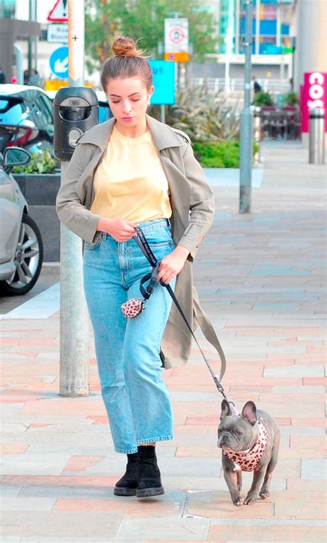 Coronation Street S Daisy Midgley Actress Charlotte Jordan Walks Super