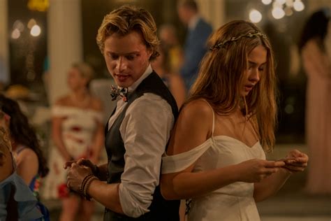 The ya thriller will return with its second season this summer, the streamer announced on friday, sweetening the pot with a batch … Netflix's 'Outer Banks' Coming Back for Season 2 ...