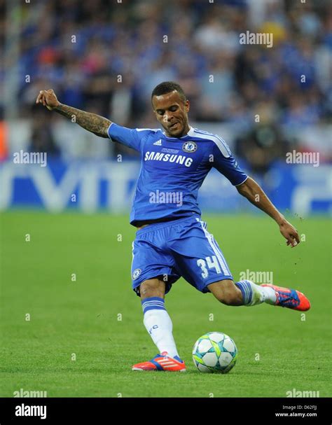 Chelsea S Ryan Bertrand In Action During The Uefa Champions League Soccer Final Between Fc