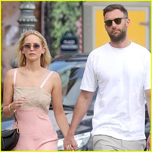 Jennifer Lawrence Is Pregnant Expecting First Baby With Husband Cooke