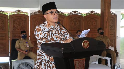 Profil Azwar Anas Menpan Rb Baru Yang Dilantik Jokowi Rabu Siang Ini