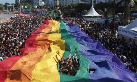 Multidão Toma A Orla De Copacabana Na Parada Lgbt Jornal O Globo