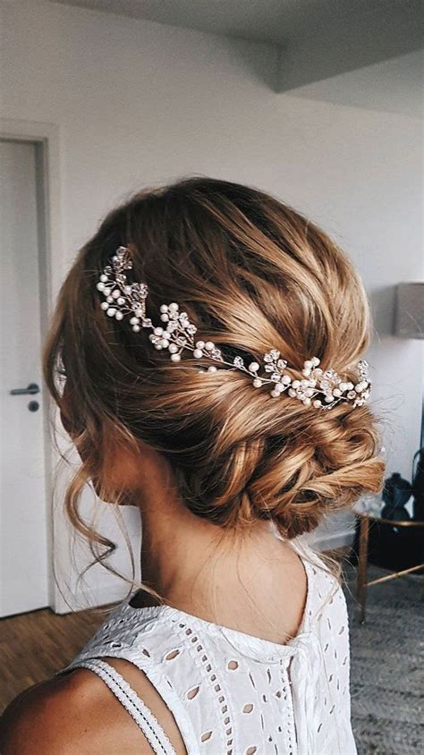 L'effet brillant qu'ils ont va bien avec la robe d'une mariée.le jour de votre mariage, vous devez être resplendissante. Idées Coiffures Pour Femme 2017 / 2018 - Trouver juste les ...