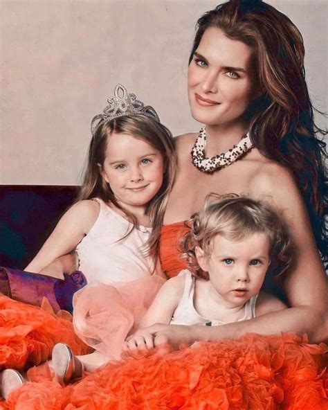 Brooke Shields Poses With Look Alike Daughters Rowan Grier Vrogue