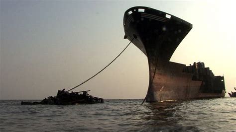30 Beautifully Haunting Shipwrecks From Around The World Ship
