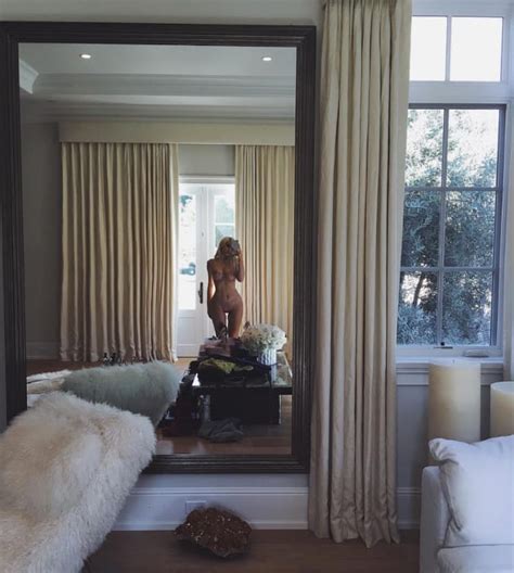 Kylie Jenner Lingerie Selfie The Hollywood Gossip