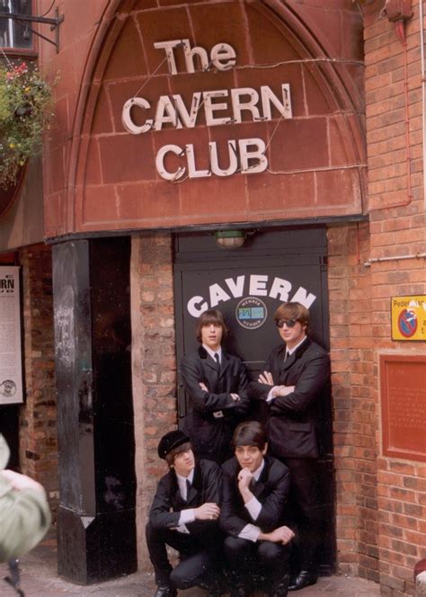 The Beats En La Entrada Al The Cavern Club En Liverpool Fueron