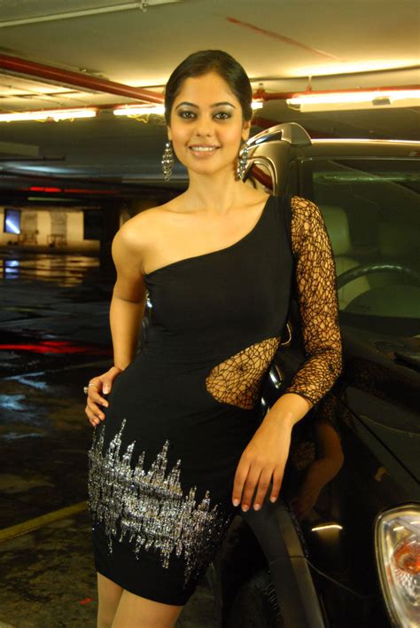 Bindu Madhavi Spicy In Black Beautiful Indian Actress Cute Photos Movie Stills