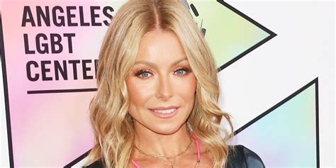 Kelly Ripa Set To Release Her First Book ‘live Wire In 2022 Kelly