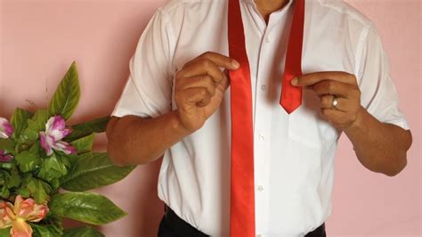 تعلم اسهل طريقة ل ربط الكرفتة ربطة العنق 2 youtube