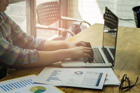 The best savings accounts have great interest rates, low fees, and excellent customer experiences. Best banks for earning interest: These high-yield checking ...