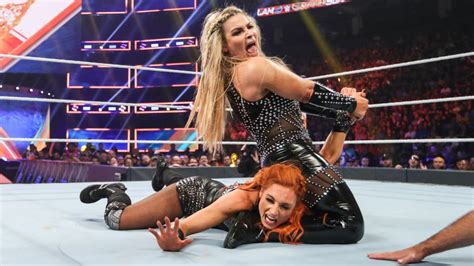 On monday night raw, we had two of my favorite wwe diva's paige and becky lynch going at it. SummerSlam 2019 ~ Becky Lynch vs Natalya - WWE фото ...