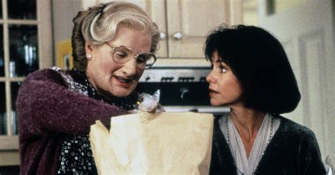 Sally Field Remembers ‘mrs Doubtfire Co Star Robin Williams At Sag Awards