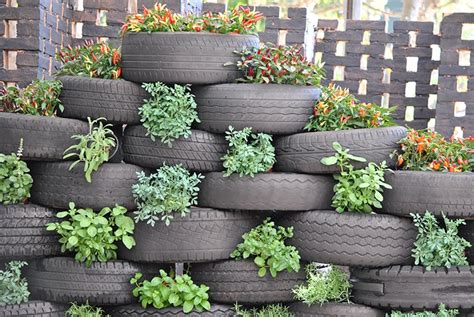 14 Awesome Tire Planter Ideas For The Garden You Try Today