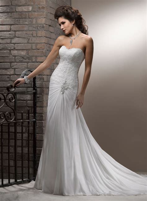 Find the perfect wedding dress for your. Gowns for Small-Chested Brides