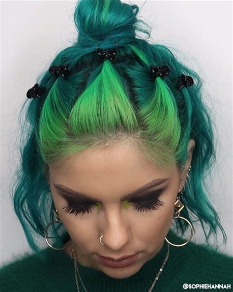 18 inch, 20 inch, 22 inch, 24 inchhair texture: Cute 90s half up, half down hairdo Who'd wear this hairstyle? Com | Hair inspiration color, Hair ...