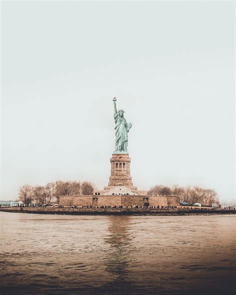 The Statue Of Liberty In New York City Travel Photography Fotos De