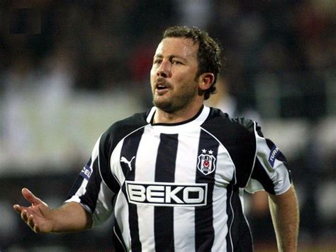 Altyapısından yetiştiği beşiktaş'i şampiyon yaptı. Futbol Eşittir Hayat: Türkiye Ligi 2000-2010 Arası En İyi ...