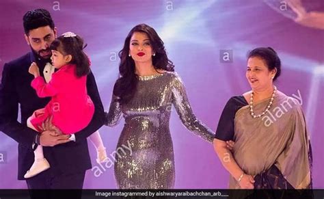 Aishwarya Rai Took The Ramp Walk Holding The Hands Of Husband Abhishek